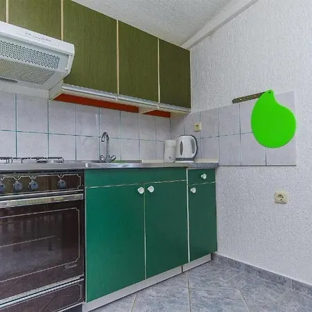 Veronika Apartment *